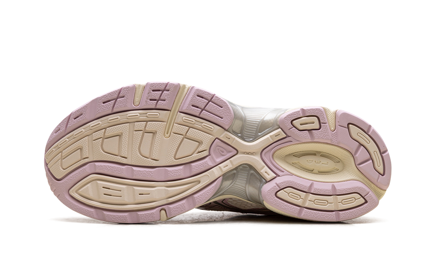 Gel-1130 WMNS Cream Barely Rose 1202a534 250