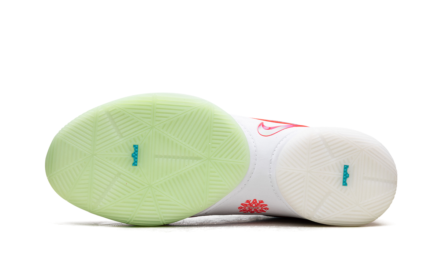 LeBron 22 Christmas HV5148 600