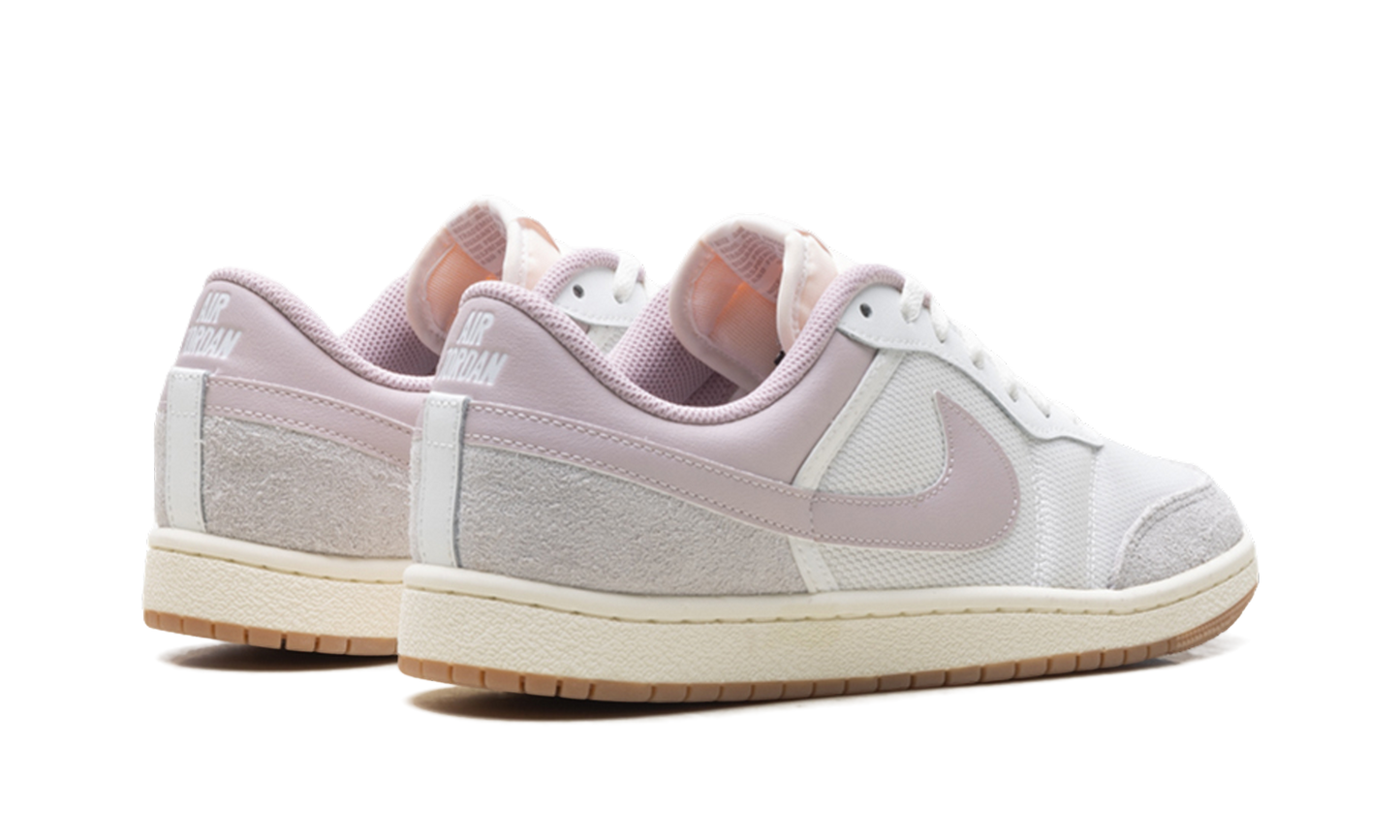 Jordan Skyline Low WMNS White Grey Particle Rose IQ0704 100