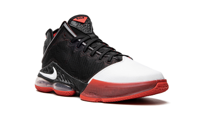 LeBron 19 Low Bred DH1270 001