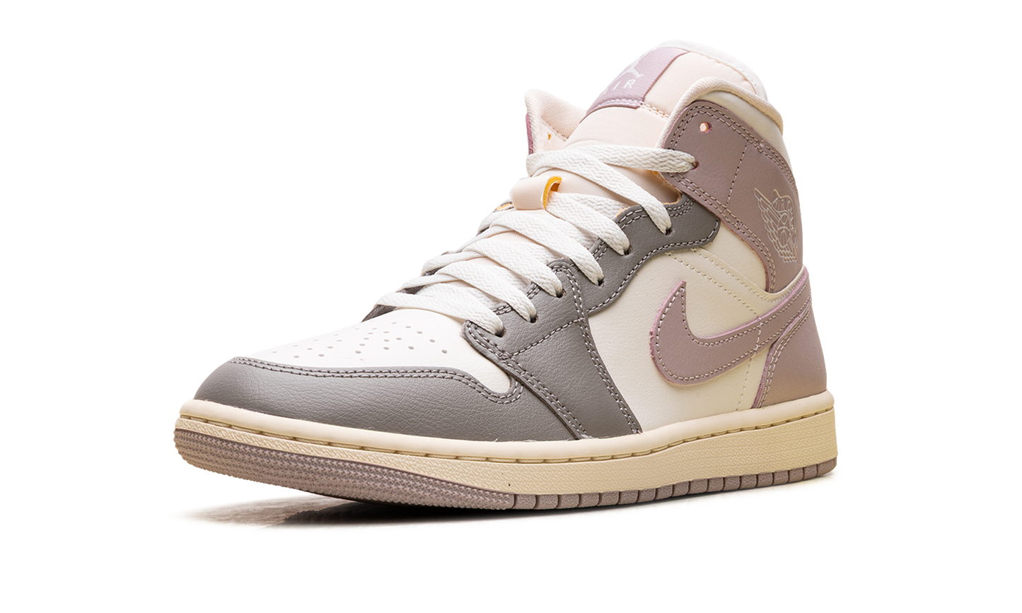 Air Jordan 1 Mid WMNS Enigma Stone / Particle Rose BQ6472 122
