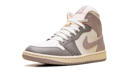 Air Jordan 1 Mid WMNS Enigma Stone / Particle Rose BQ6472 122
