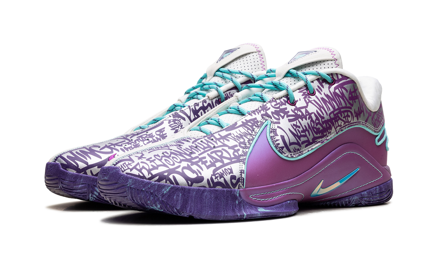 LeBron 22 Frozen Grapes HV8454 001