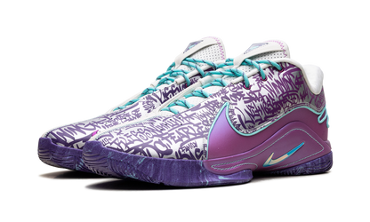 LeBron 22 Frozen Grapes HV8454 001