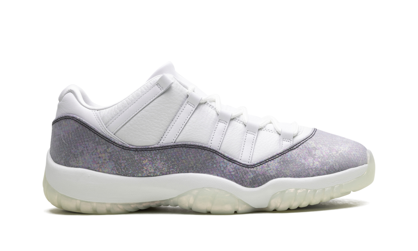 Air Jordan 11 Low Year of the Snake HQ7000 001