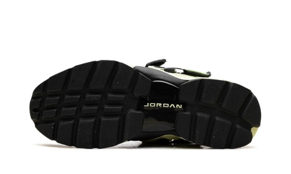 Jordan Trunner LX Luminous Green HQ2164 302