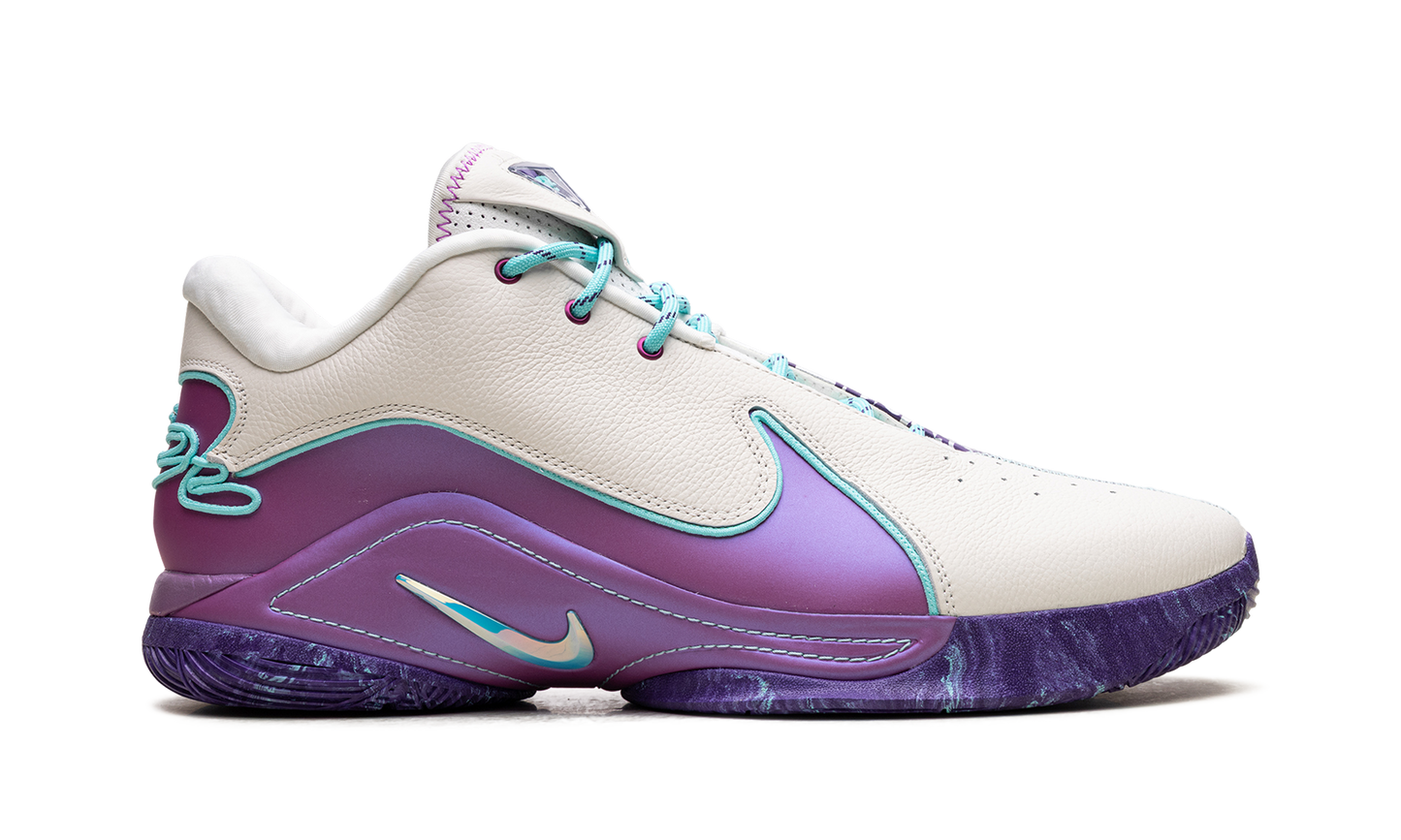 LeBron 22 Frozen Grapes HV8454 001