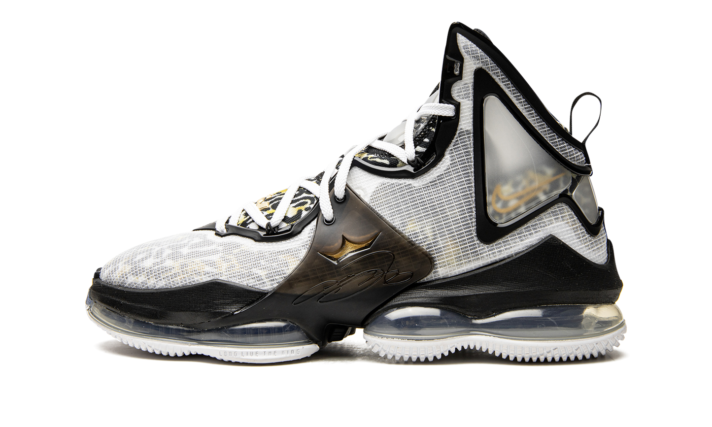LeBron 19 Royalty CZ0203 100