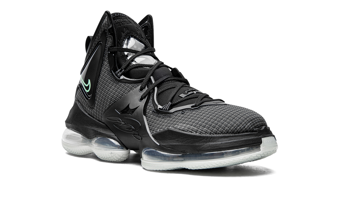 LeBron XIX Green Glow CZ0203 003