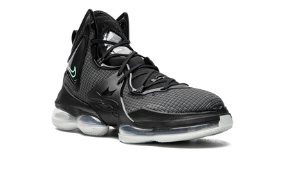 LeBron XIX Green Glow CZ0203 003