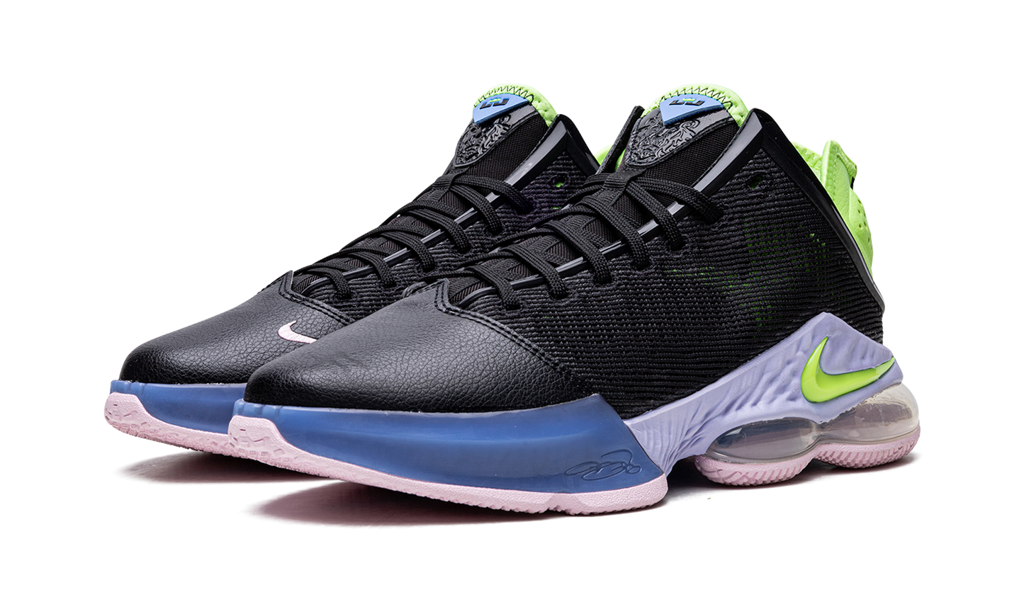 LeBron 19 Low Black / Ghost Green DO9829 001