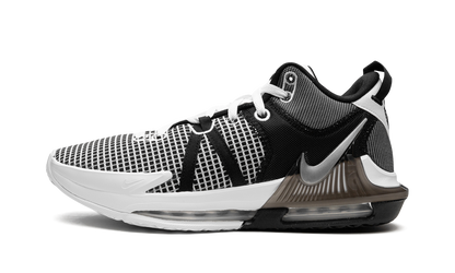 LeBron Witness VII Metallic Silver DM1123 100