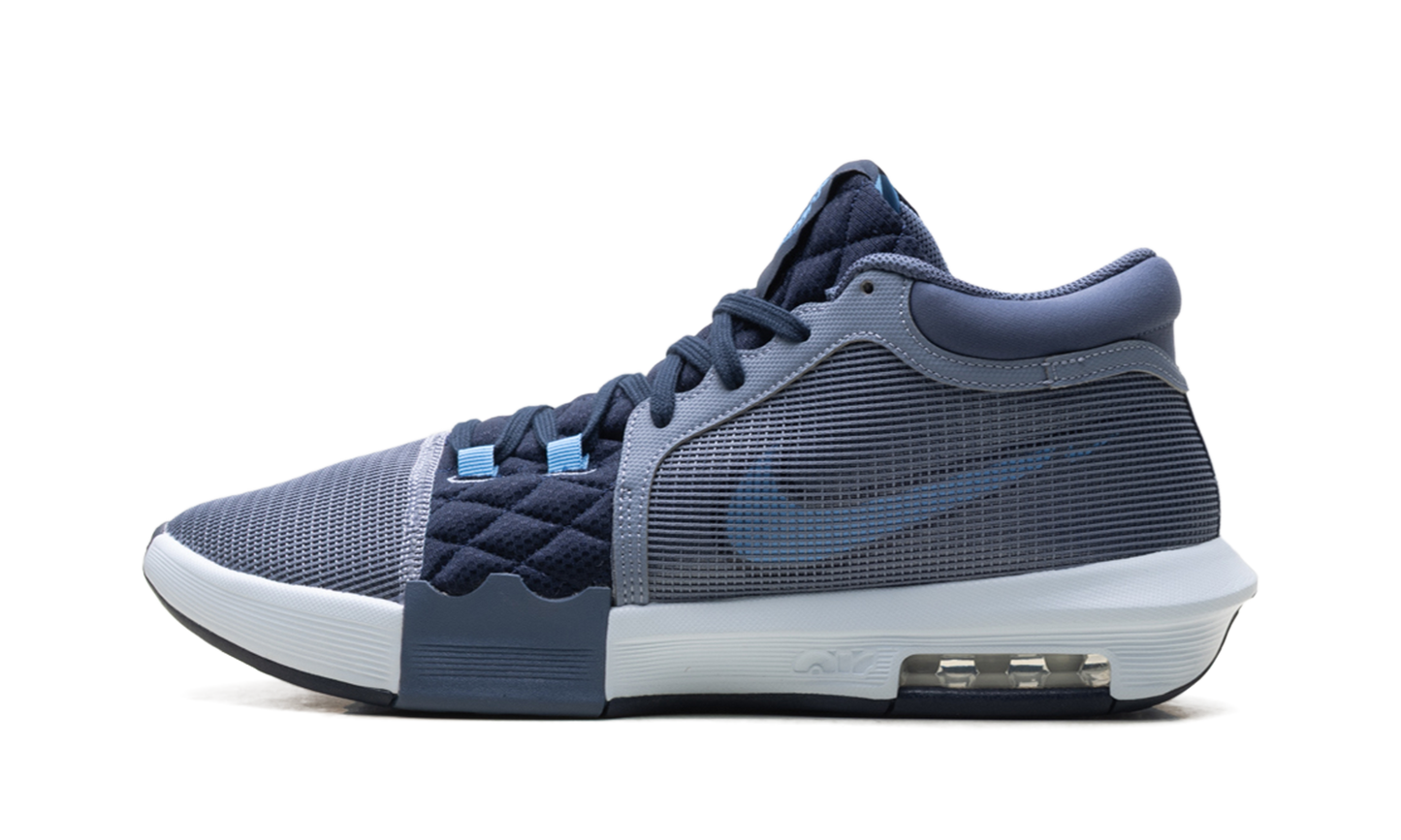 LeBron Witness 8 Lakers FB2239 400