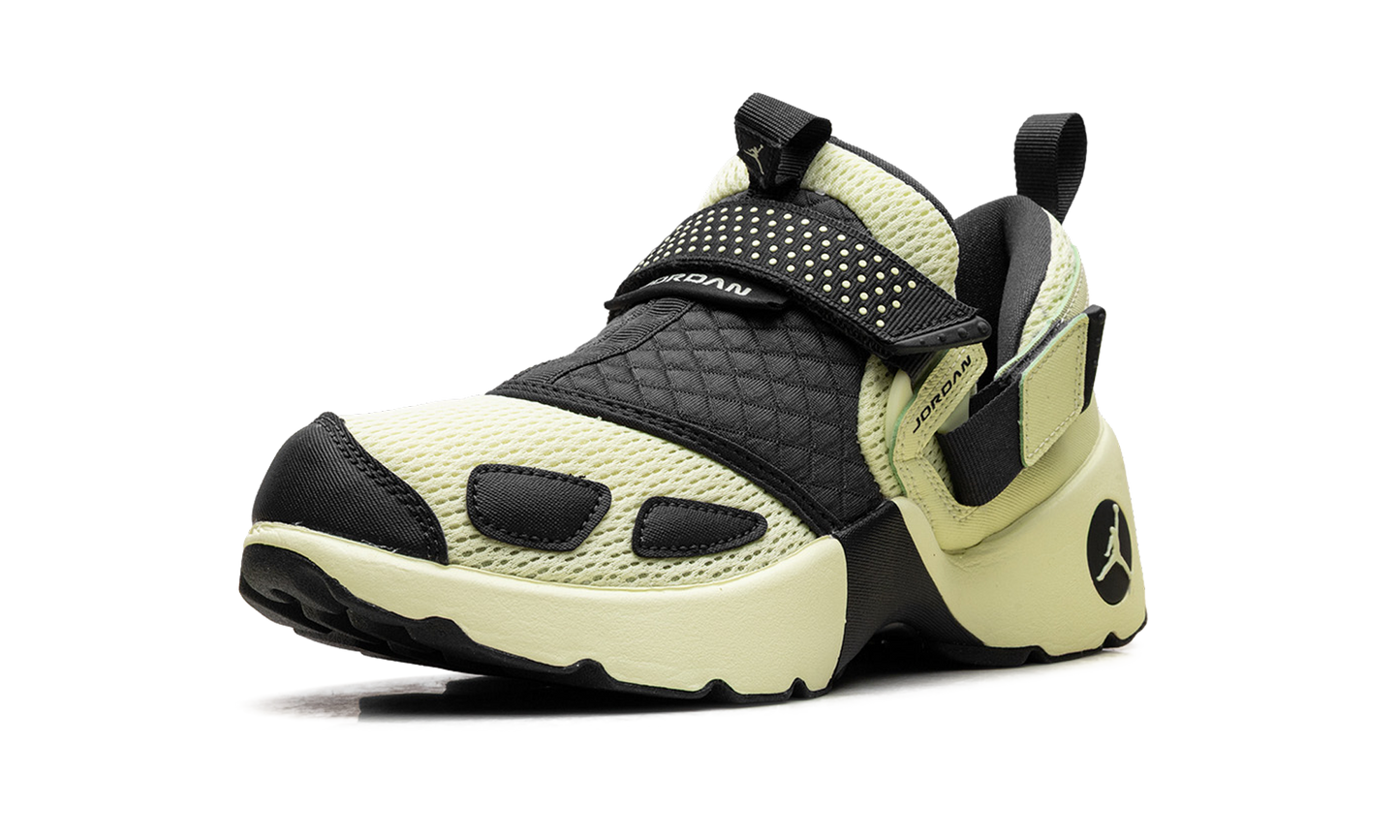 Jordan Trunner LX Luminous Green HQ2164 302