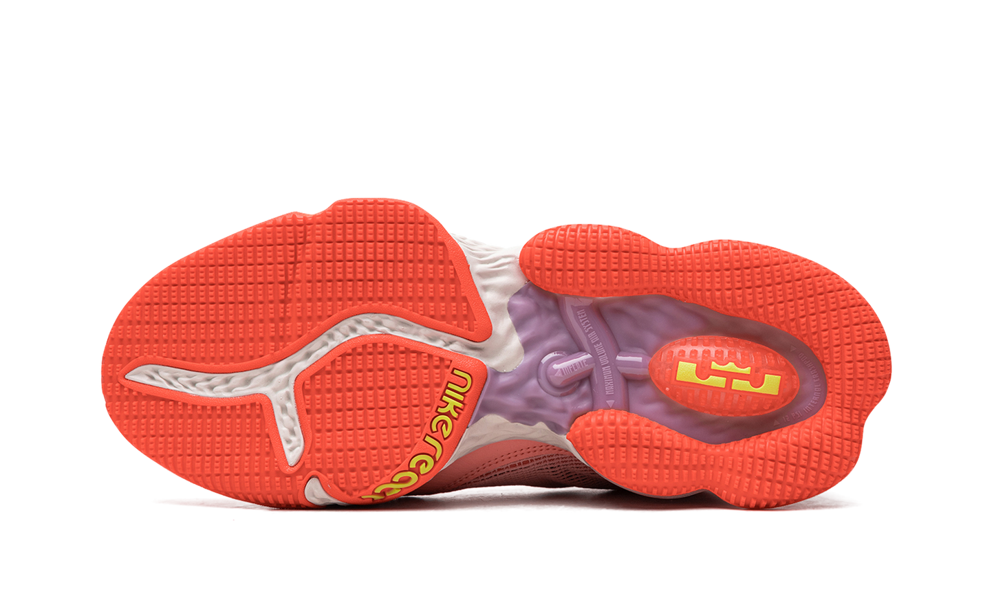 LEBRON XIX LOW Atomic DQ8344 600