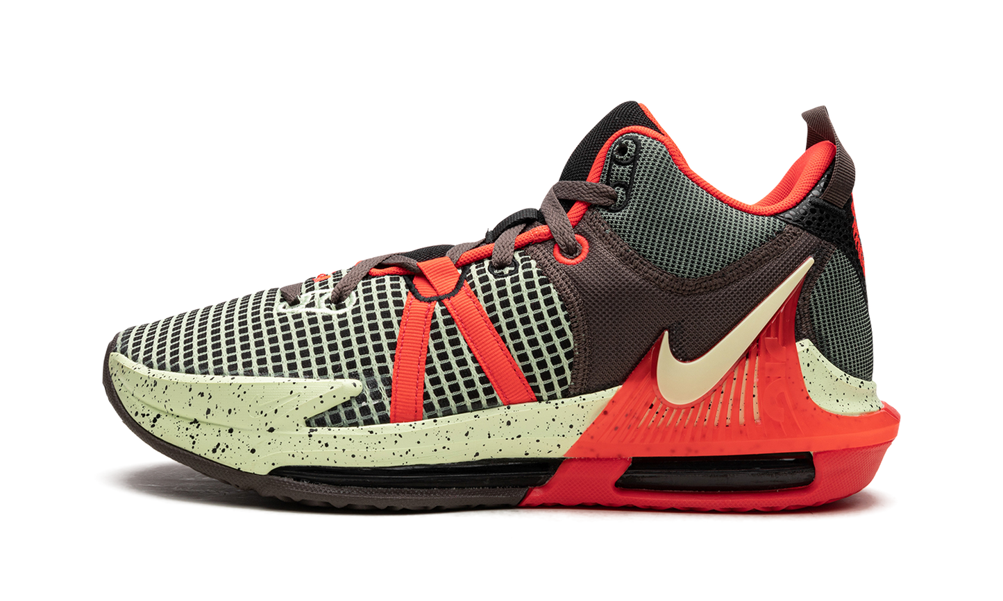 LeBron Witness VII Alligator DM1123 001