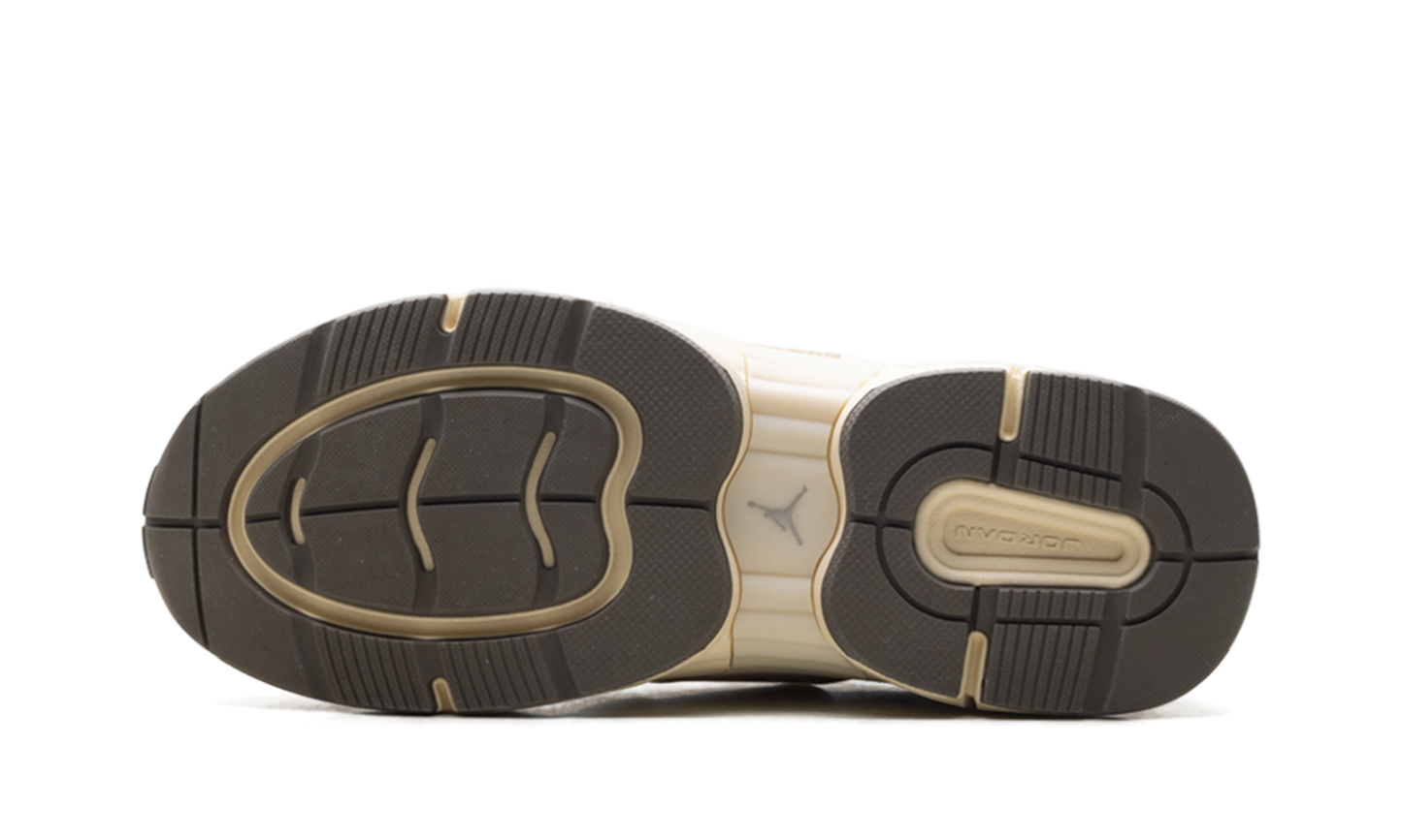 Jordan Trunner O/S Light Orewood Brown IB3722 101