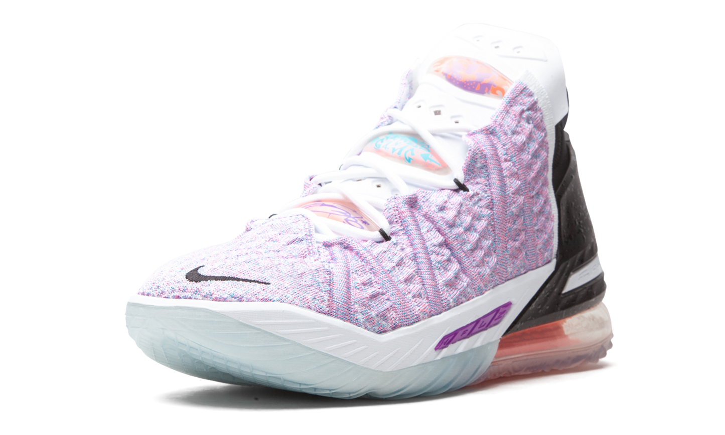 LeBron 18 Multicolor CQ9283 900