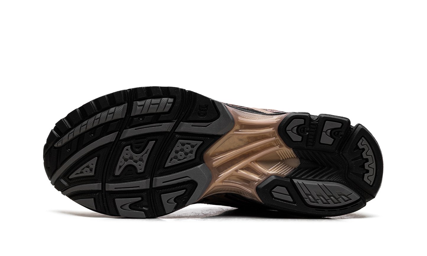 Gel-Nimbus 10.1 Black / Rose Gold 1203A761 001