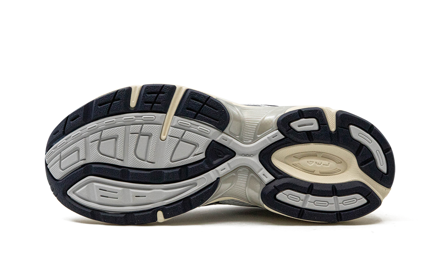 GEL-1130 WMNS WHITE/MIDNIGHT 1202A164 110