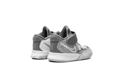 Kyrie 7 SE TD Chip
