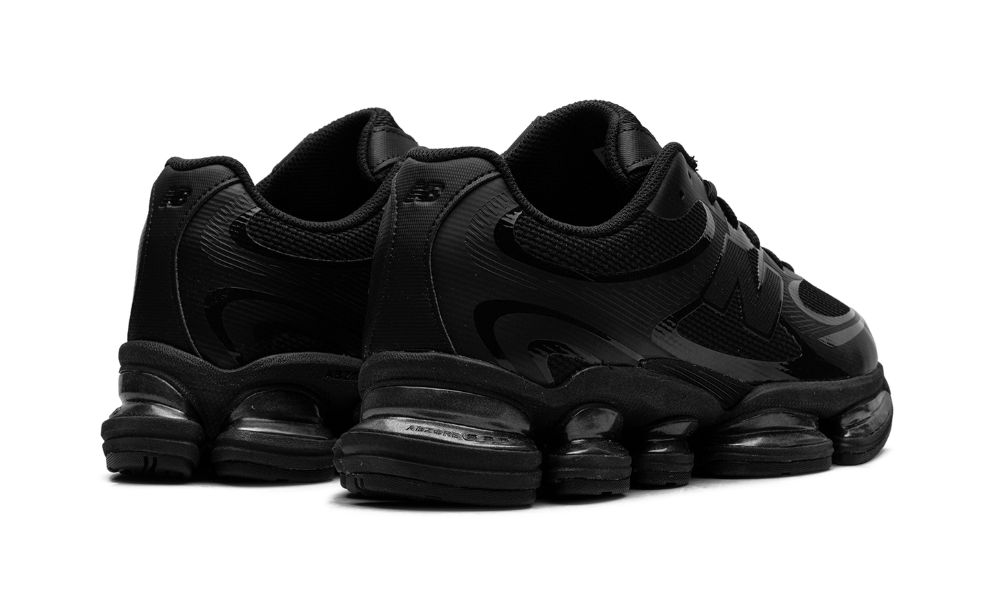 2000 Triple Black U2000ETB