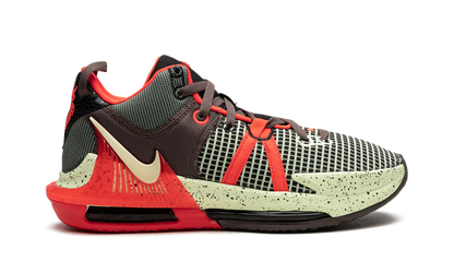 LeBron Witness VII Alligator DM1123 001