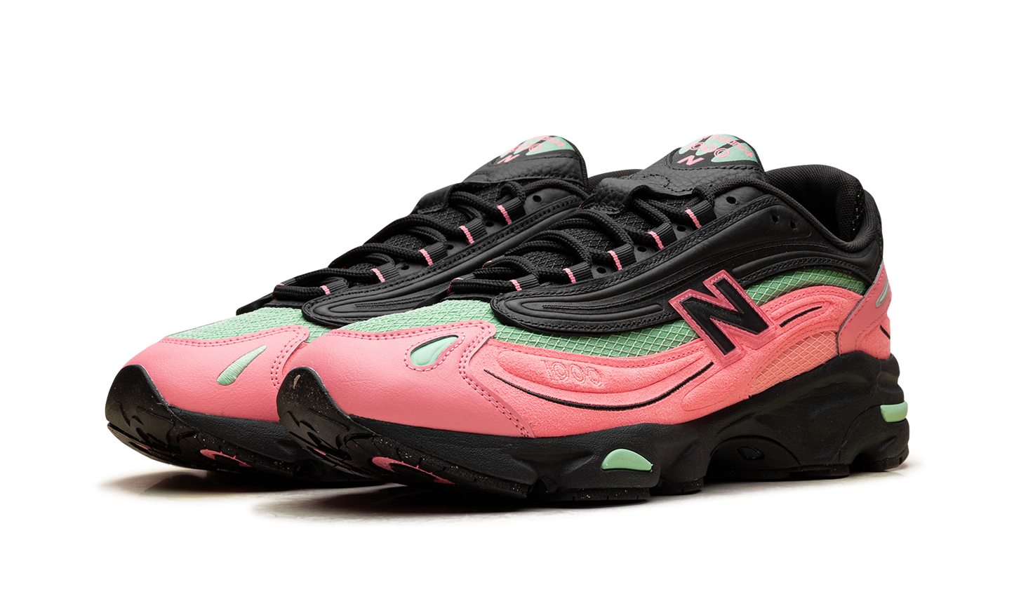 1000 Black / Pink - Footlocker Exclusive M1000FDM