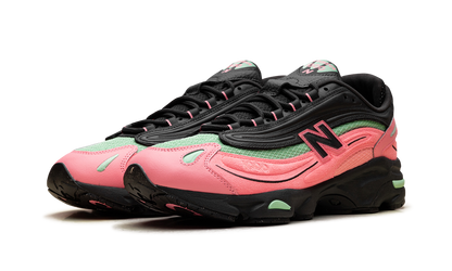 1000 Black / Pink - Footlocker Exclusive M1000FDM