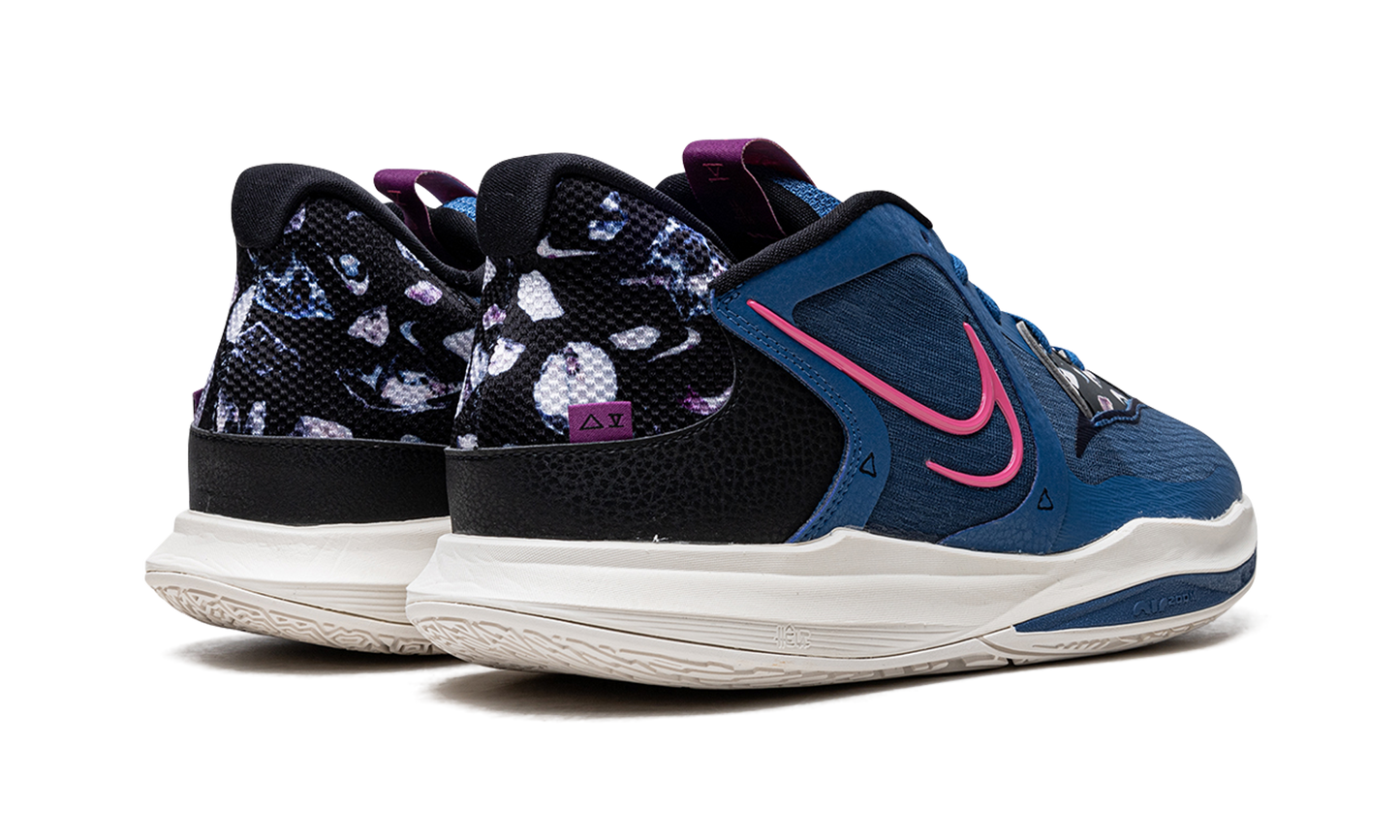 Kyrie 5 Low Precious Stones DJ6012 400