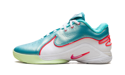 LeBron 22 Christmas HV5147 600