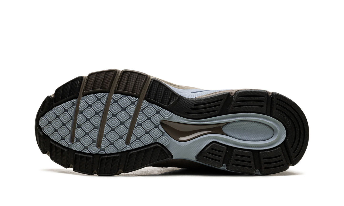 990v4 AURALEE - Taupe U990AR4