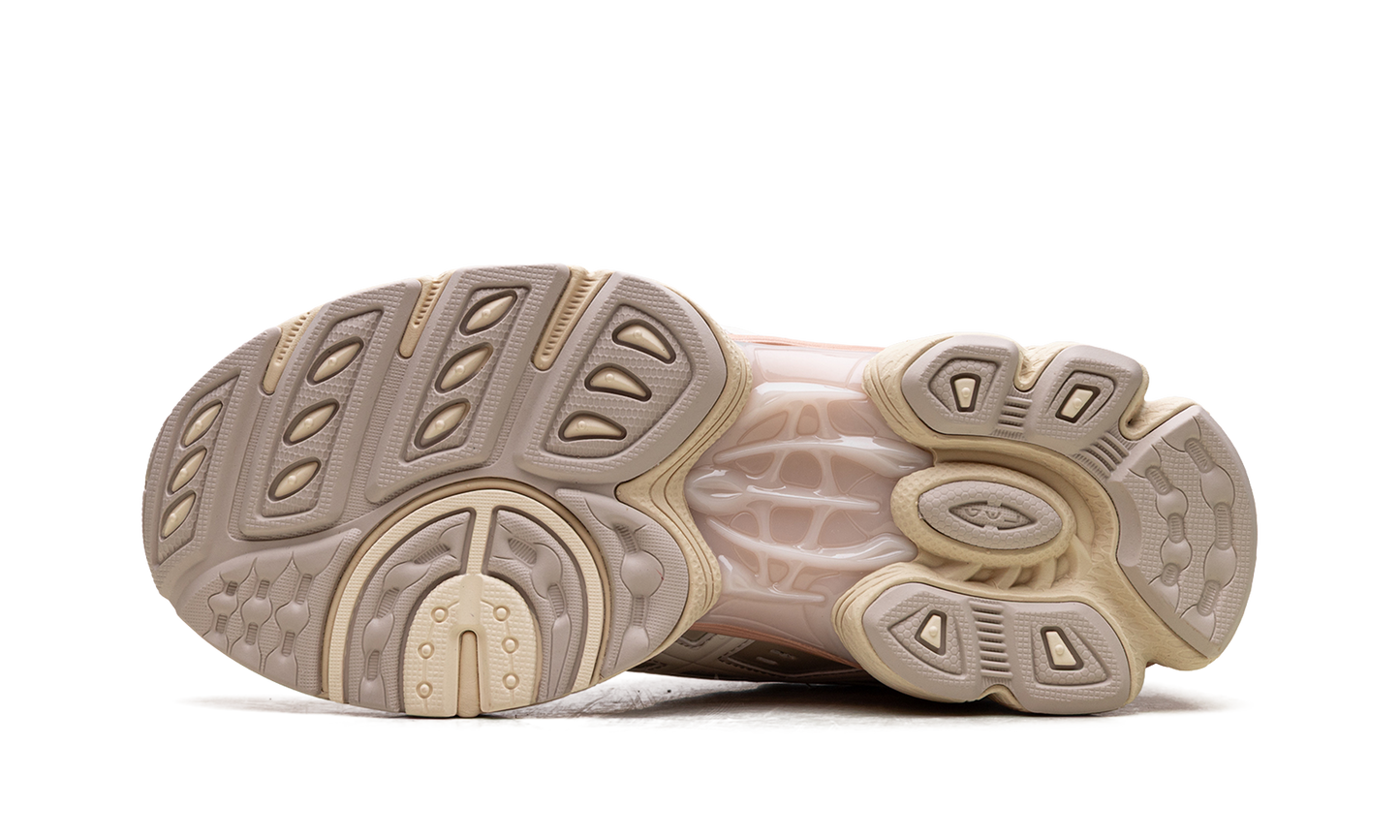 Gel Nimbus 9 WMNS Pale Oak / Cream 1202A278 201