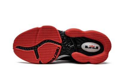 LeBron 19 Low Bred DH1270 001