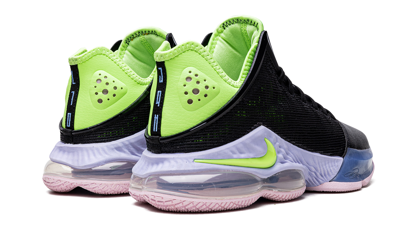 LeBron 19 Low Black / Ghost Green DO9829 001