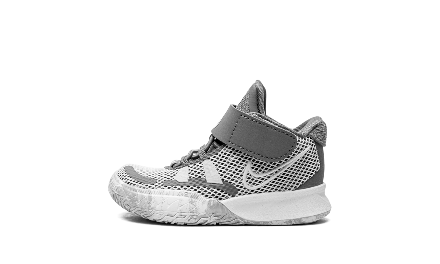 Kyrie 7 SE TD Chip