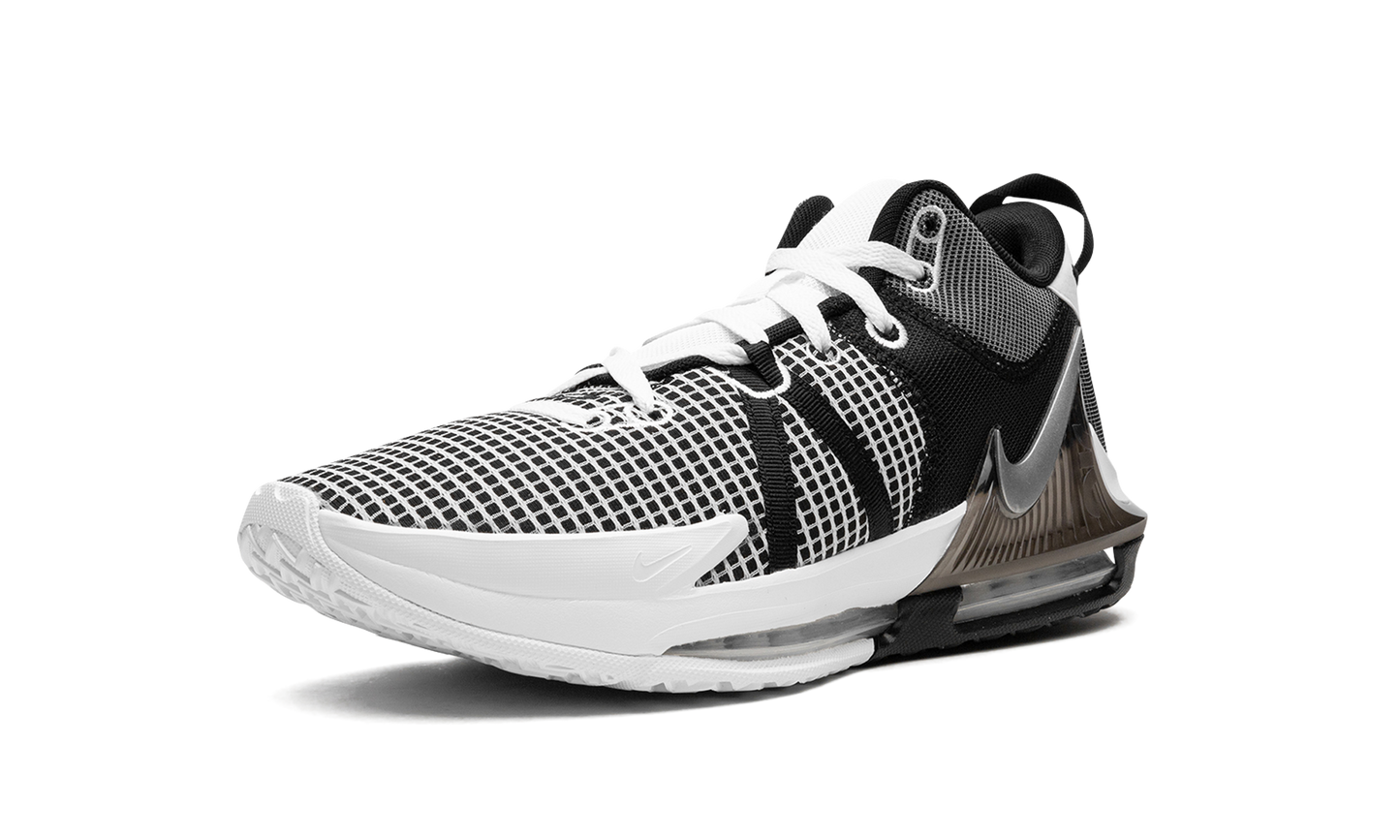 LeBron Witness VII Metallic Silver DM1123 100