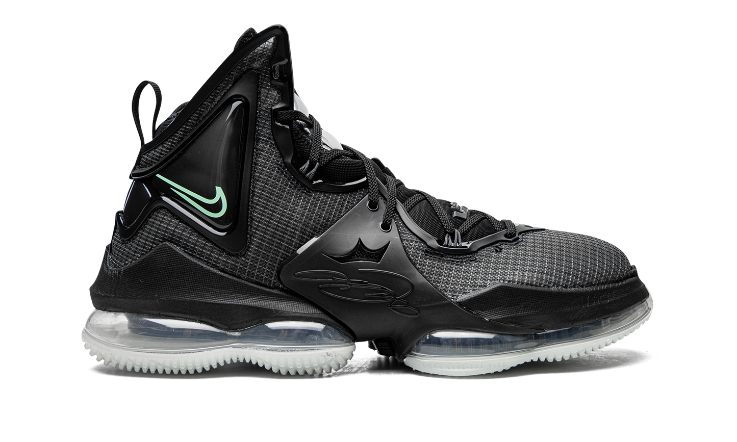 LeBron XIX Green Glow CZ0203 003