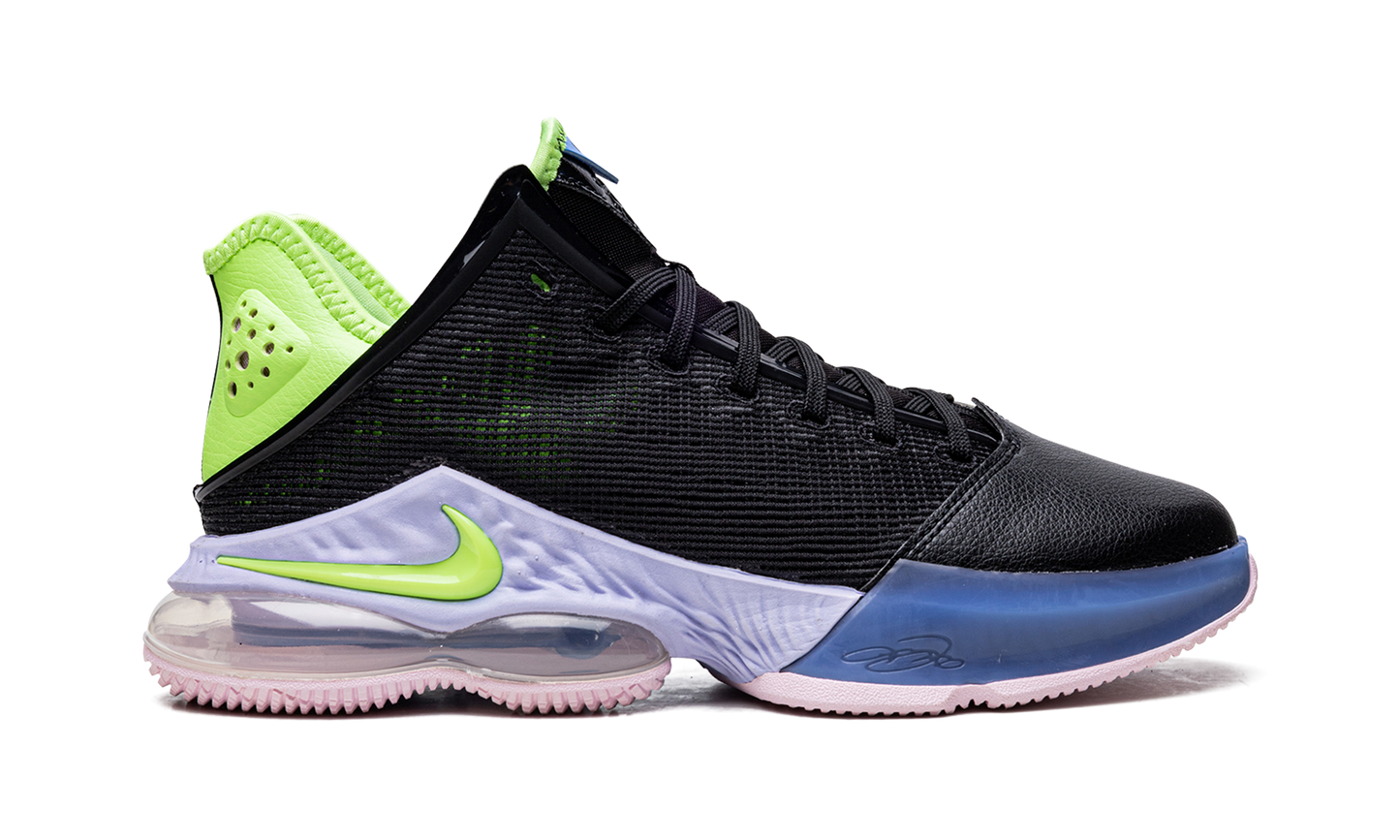 LeBron 19 Low Black / Ghost Green DO9829 001