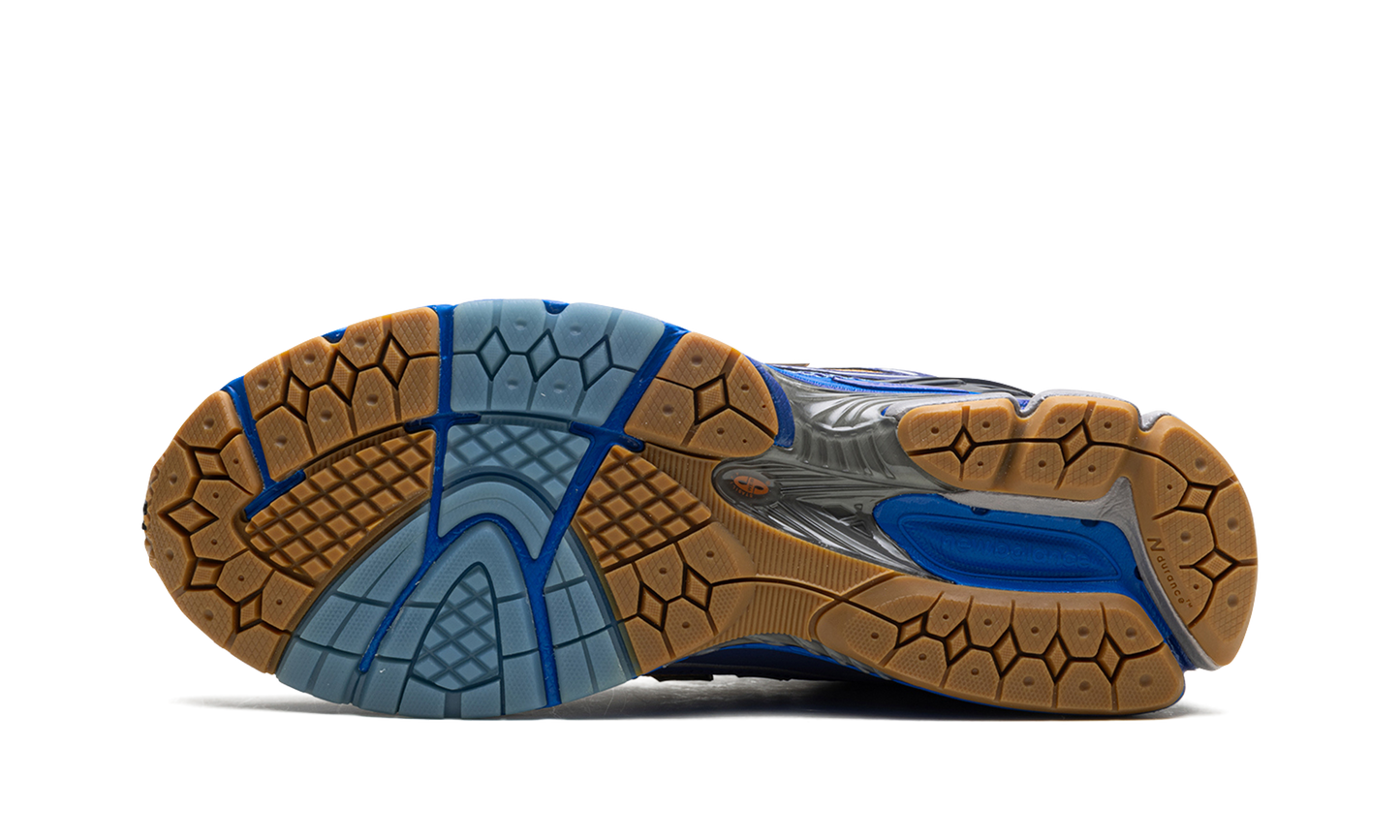1906R Action Bronson - Medusa Azul M1906RON