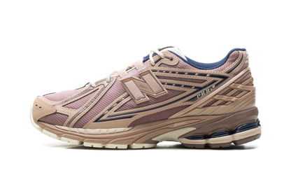 1906R Earth Shadow / Flat Taupe U1906REN