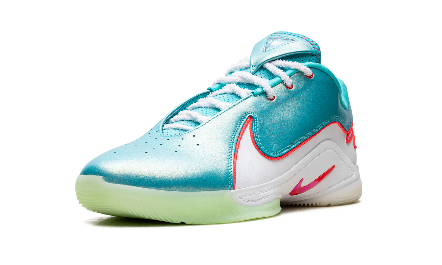LeBron 22 Christmas HV5148 600