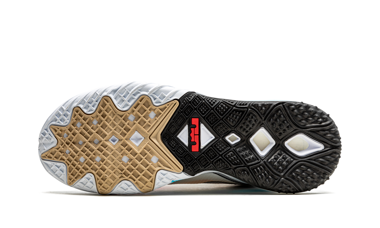 Lebron XVIII Low Stewie Griffin CV7562 104