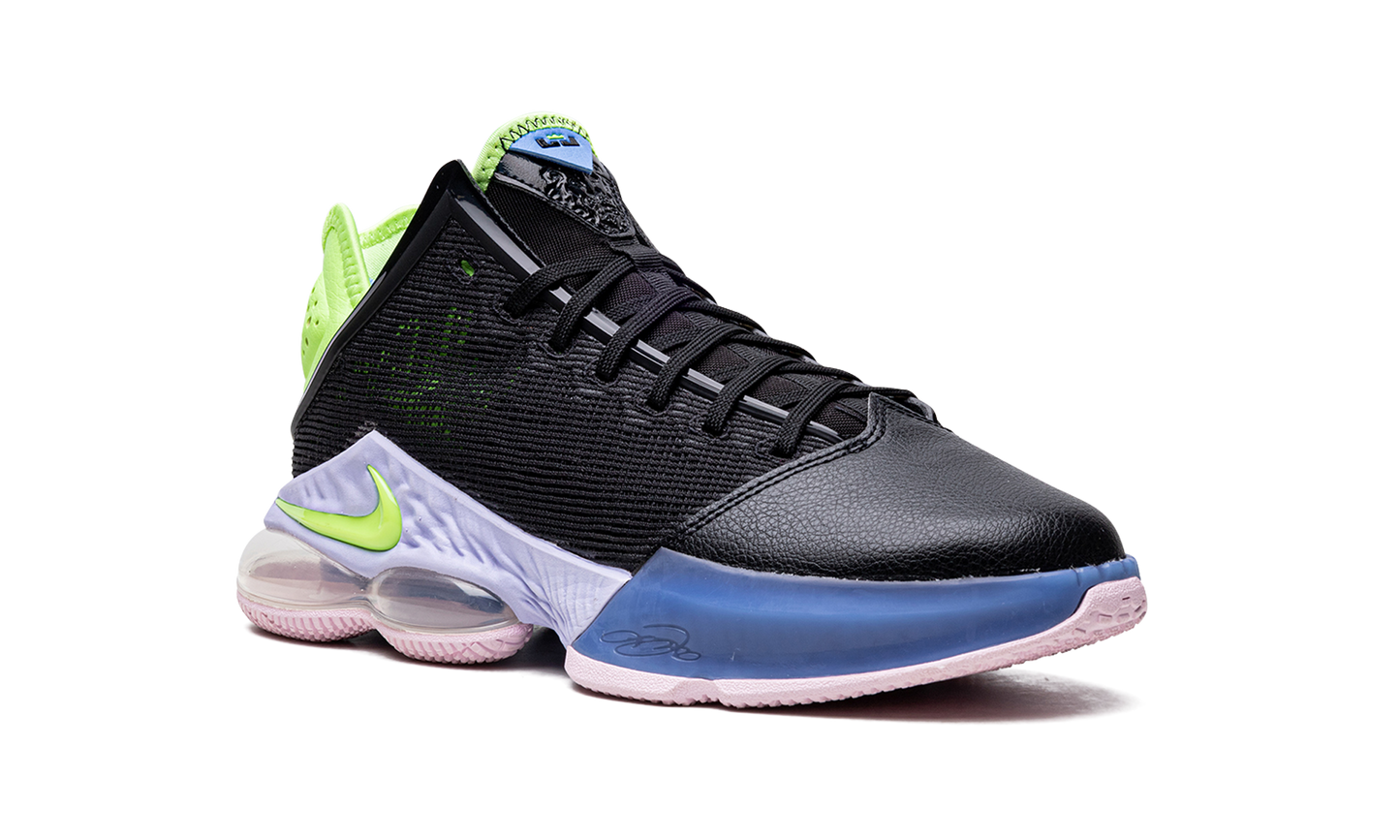 LeBron 19 Low Black / Ghost Green DO9829 001