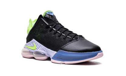 LeBron 19 Low Black / Ghost Green DO9829 001