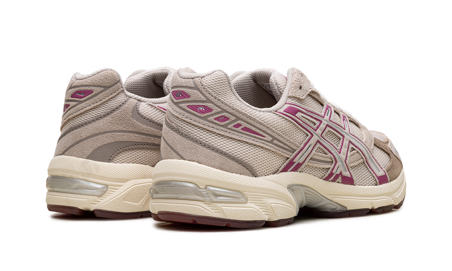 Gel-1130 WMNS Oatmeal Peyote 1202A527 250